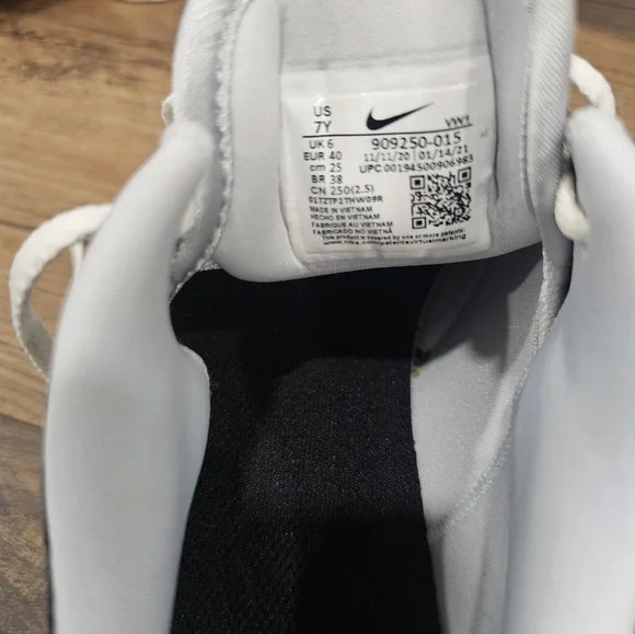 New Nike Golf Shoes | Size 7Y - Picture 4 of 5